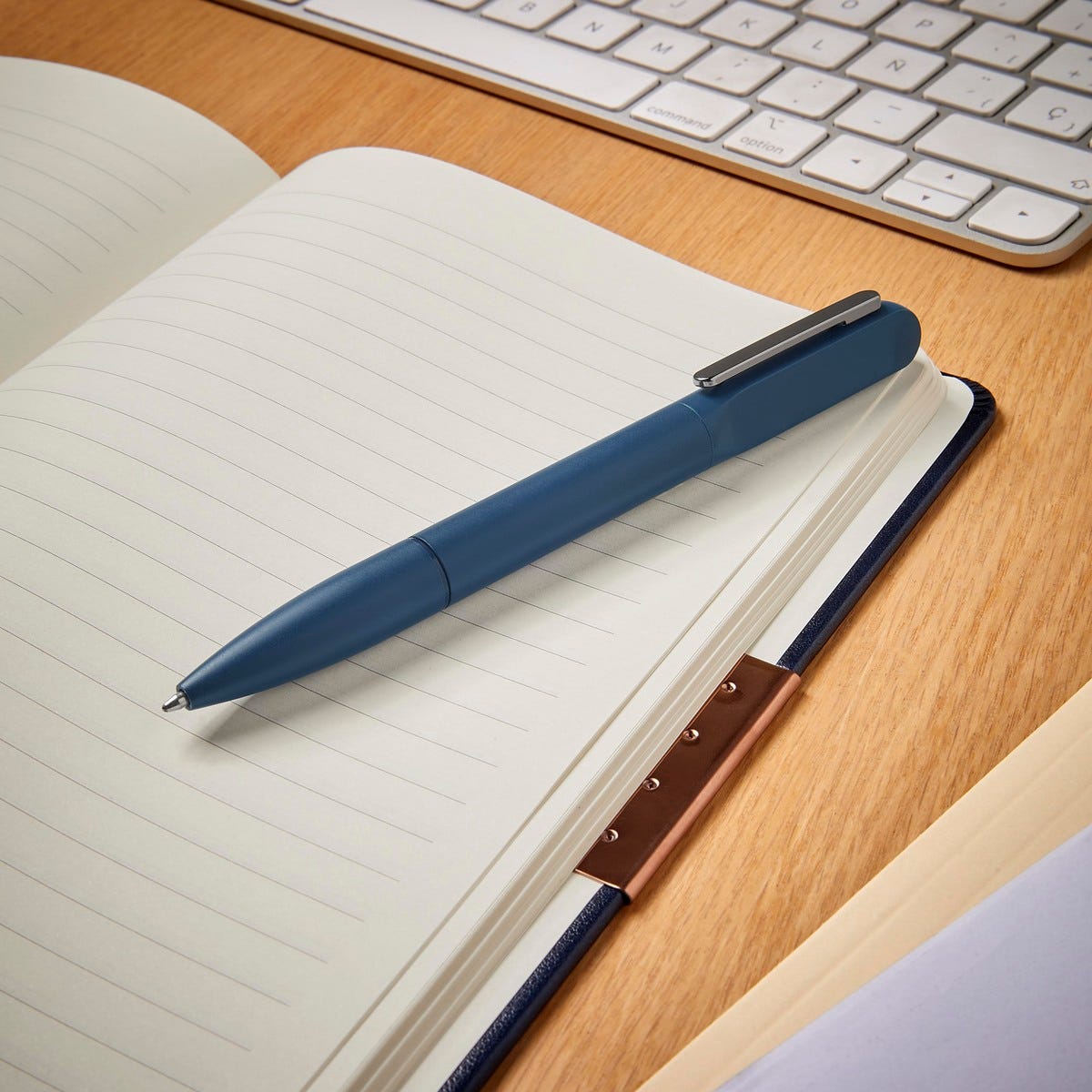 KIT THE EXECUTIVE ESSENTIALS